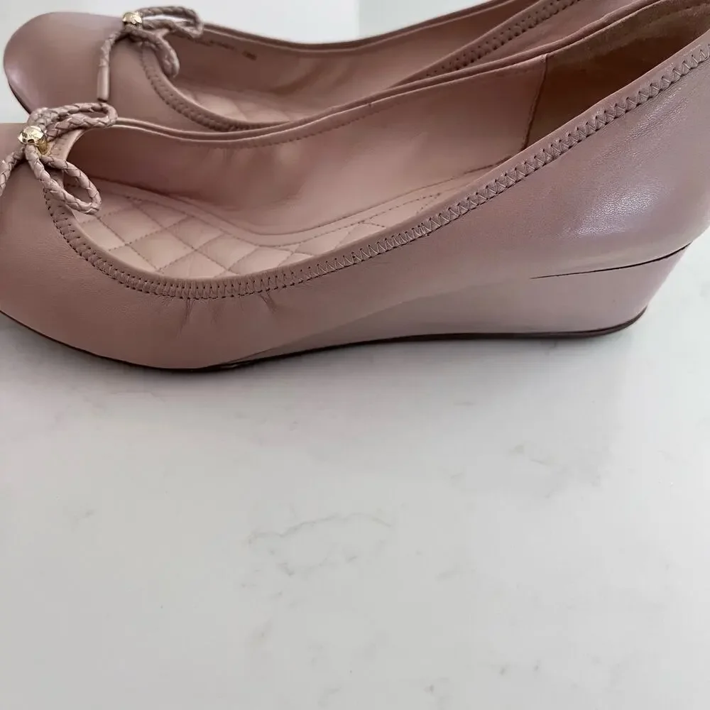 Cole Haan Women's Tali Grand Lace Wedge Pump 40mm, Maple Sugar